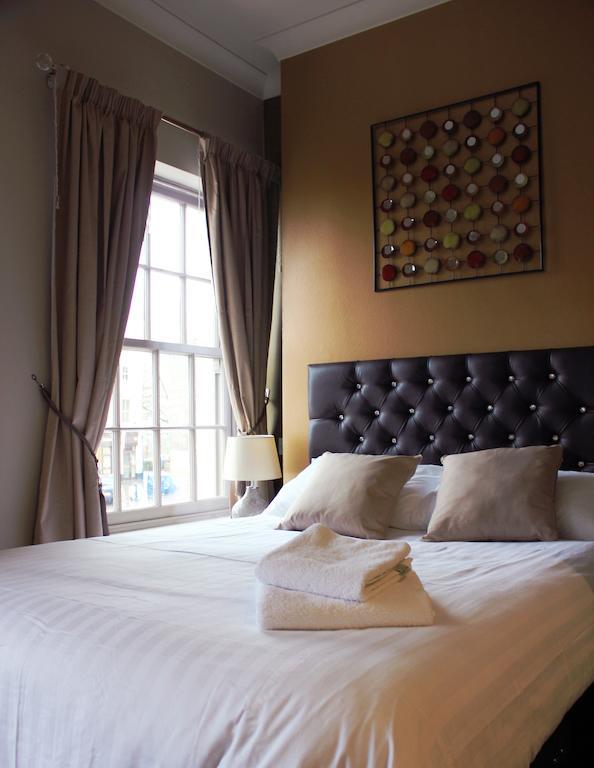 Hotel Tilted Wig à Warwick  Extérieur photo